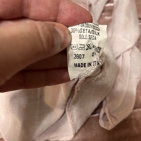 New Without Tag Made in Italy Beautiful white and pink fabric-combined top - Picture 5 of 9